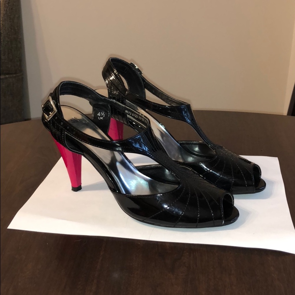 Women’s shoes